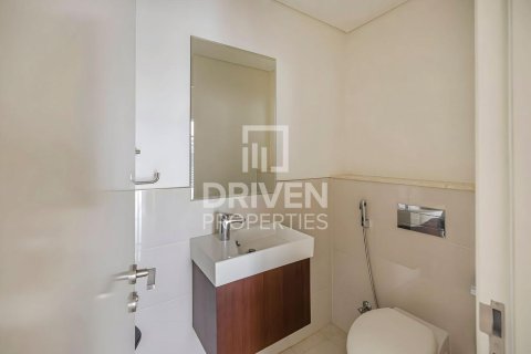 Apartment de 2 dormitorios en BLVD Crescent, UAE No. 202742 18