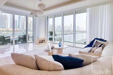 Квартира с 3 спальнями в EMAAR Beachfront, ОАЭ №194482