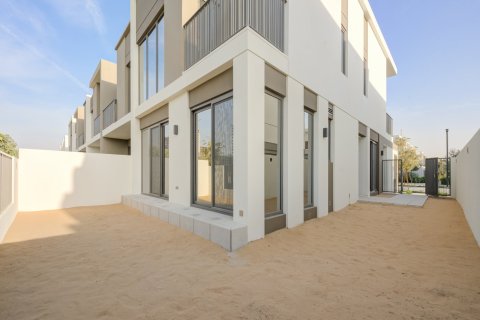 Вилла с 4 спальнями в Dubai Sports City, ОАЭ №187000 21