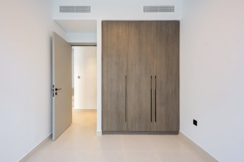 Вилла с 4 спальнями в Dubai Sports City, ОАЭ №187000 24