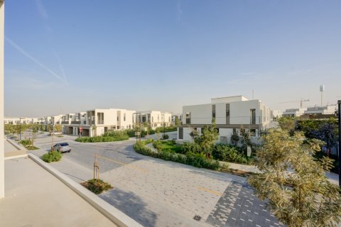Вилла с 4 спальнями в Dubai Sports City, ОАЭ №187000 16
