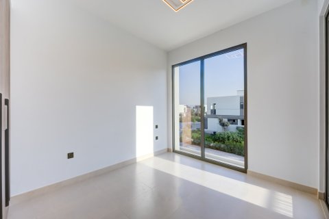 Вилла с 4 спальнями в Dubai Sports City, ОАЭ №187000 6