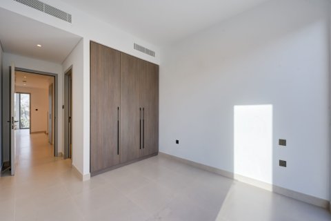 Вилла с 4 спальнями в Dubai Sports City, ОАЭ №187000 11