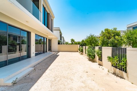 Вилла с 4 спальнями в Dubai Sports City, ОАЭ №187001 28