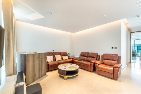 Вилла с 4 спальнями в Dubai Sports City, ОАЭ №187001 14