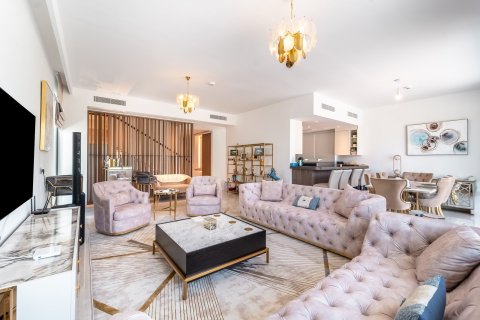 Вилла с 4 спальнями в Dubai Sports City, ОАЭ №187001 6