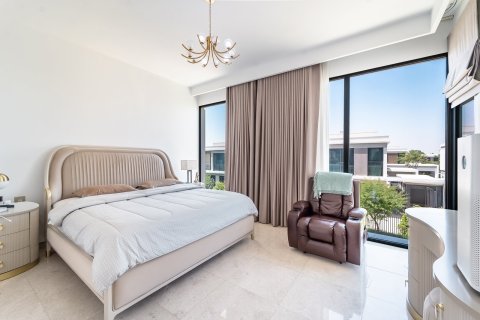 Вилла с 4 спальнями в Dubai Sports City, ОАЭ №187001 20