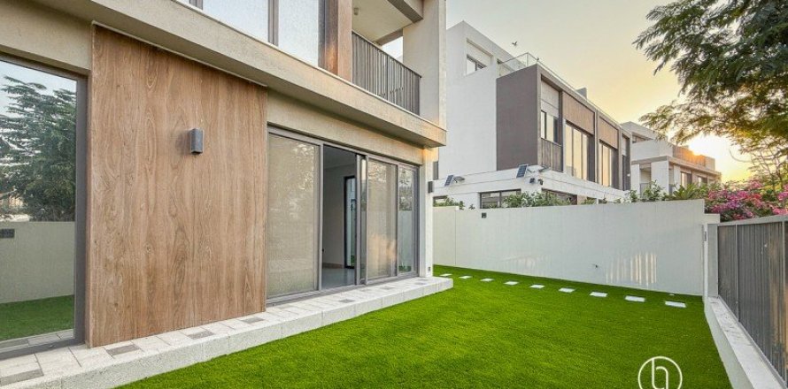 Villa de 4 dormitorios en Tilal Al Ghaf, UAE No. 148170