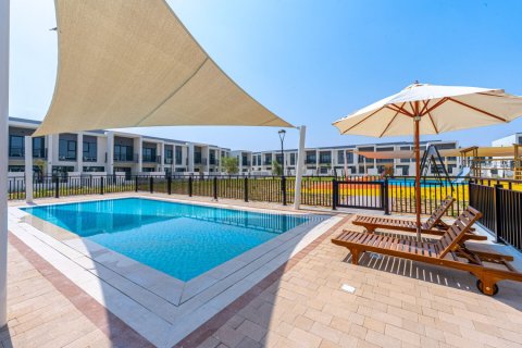 Квартира с 3 спальнями в Town Square, ОАЭ №151057 16