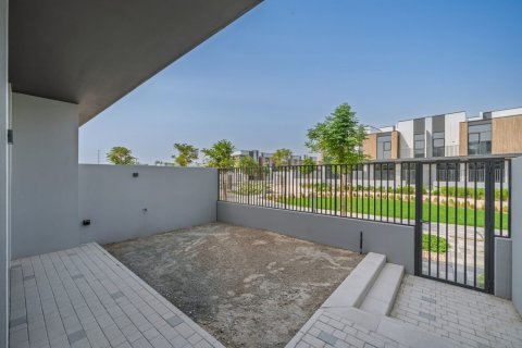 Вилла с 3 спальнями в Мудон, ОАЭ №151058 5