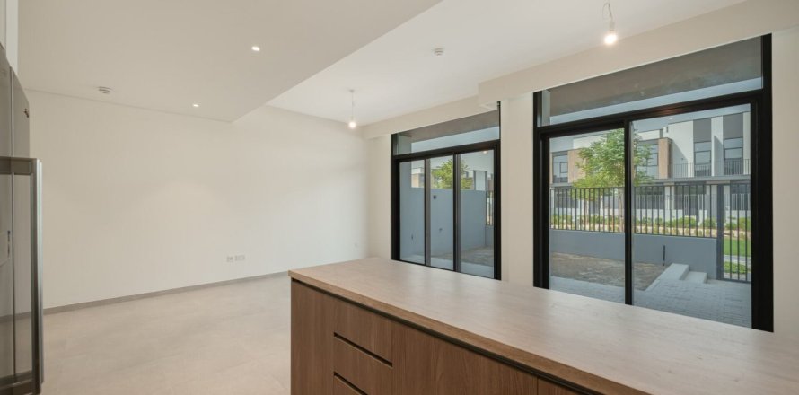 Вилла с 3 спальнями в Мудон, ОАЭ №151058