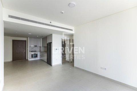 Квартира с 2 спальнями в EMAAR Beachfront, ОАЭ №192257 5