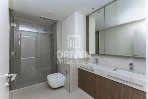 Квартира с 2 спальнями в EMAAR Beachfront, ОАЭ №192257 11