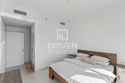 Квартира с 2 спальнями в EMAAR Beachfront, ОАЭ №192259 7