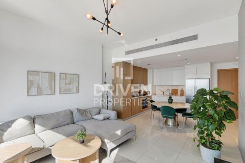 Квартира с 2 спальнями в EMAAR Beachfront, ОАЭ №192259 5