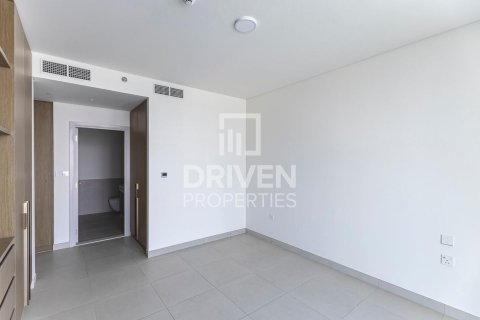 Квартира с 3 спальнями в EMAAR Beachfront, ОАЭ №192260 13