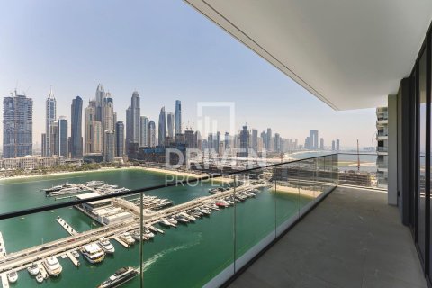 Квартира с 3 спальнями в EMAAR Beachfront, ОАЭ №192260 16