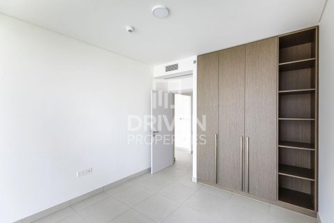 Квартира с 3 спальнями в EMAAR Beachfront, ОАЭ №192260 8