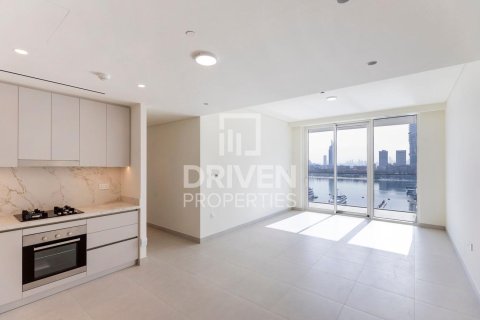 Apartment de 2 dormitorios en EMAAR Beachfront, UAE No. 192256 4