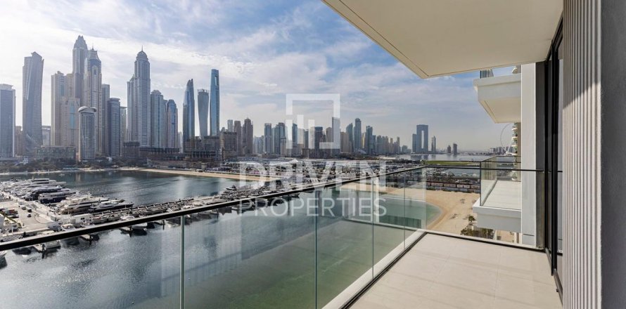 Apartment de 2 dormitorios en EMAAR Beachfront, UAE No. 192256
