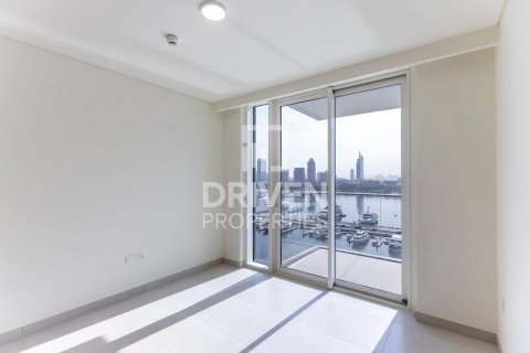 Apartment de 2 dormitorios en EMAAR Beachfront, UAE No. 192256 8