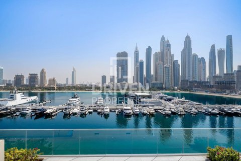Apartment de 2 dormitorios en EMAAR Beachfront, UAE No. 192256 22