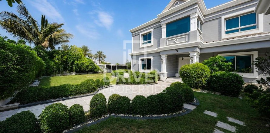 Villa de 5 chambres à Falcon City of Wonders, UAE No. 206505