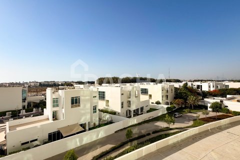 Apartment de 2 dormitorios en Acacia Avenues, UAE No. 162174 12