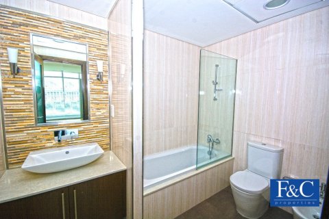 Квартира с 2 спальнями в BURJ DAMAN, DIFC, ОАЭ №94967 11