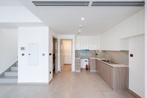 Villa de 3 dormitorios en Sweden, UAE No. 143806