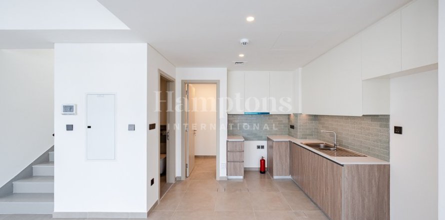 Villa de 3 dormitorios en Sweden, UAE No. 143806