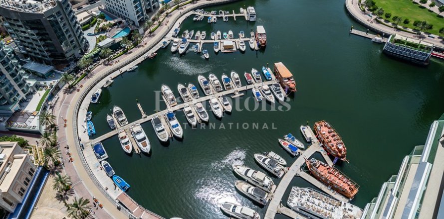 Apartment de 2 dormitorios en The Address Dubai Marina, UAE No. 143809
