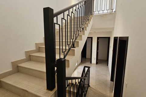 4 bedrooms Townhouse in Ras Al Khaimah, UAE No. 183599 12