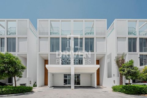 4 bedrooms Townhouse in Al Barari, UAE No. 199973 3