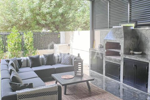 Вилла с 3 спальнями в Town Square, ОАЭ №155327 13