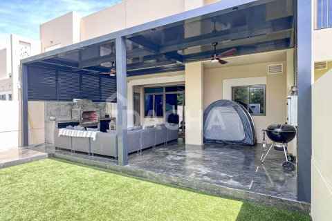 Вилла с 3 спальнями в Town Square, ОАЭ №155327 11