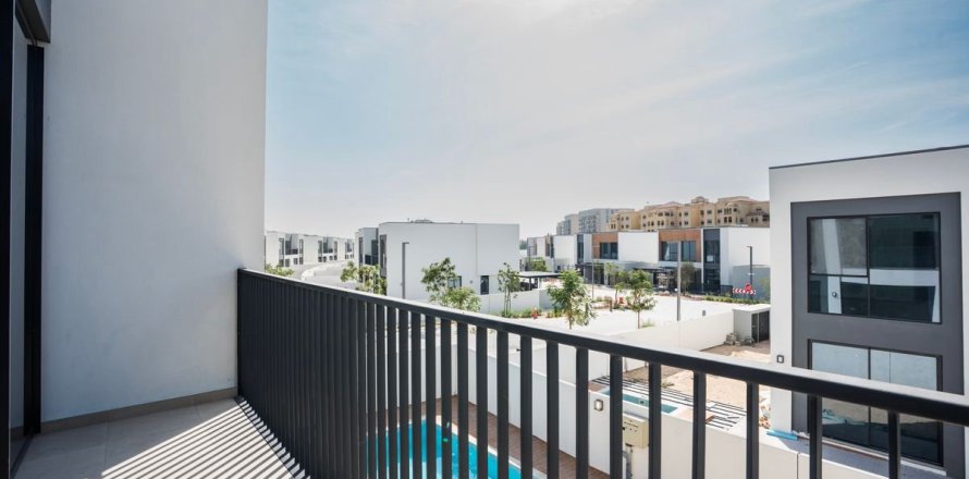 Villa de 4 chambres à Dubai, UAE No. 141469