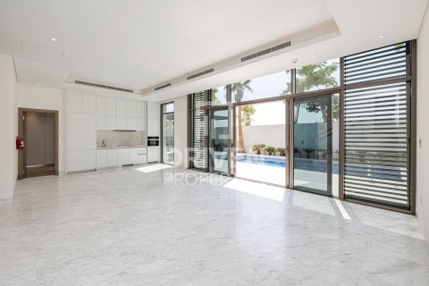 Villa de 4 dormitorios  No. 120827 2