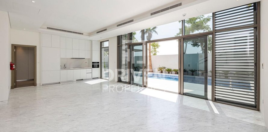 Villa de 4 dormitorios  No. 120827