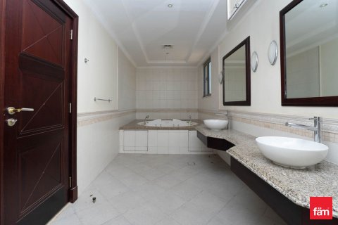 5 bedrooms Villa in Palm Jumeirah, UAE No. 163248 11
