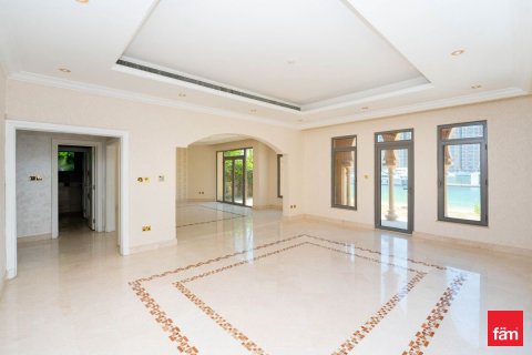 5 bedrooms Villa in Palm Jumeirah, UAE No. 163248 17