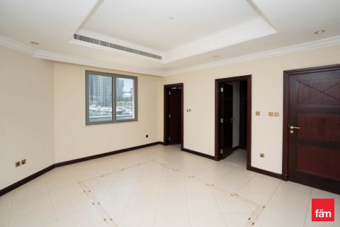 5 bedrooms Villa in Palm Jumeirah, UAE No. 163248 16