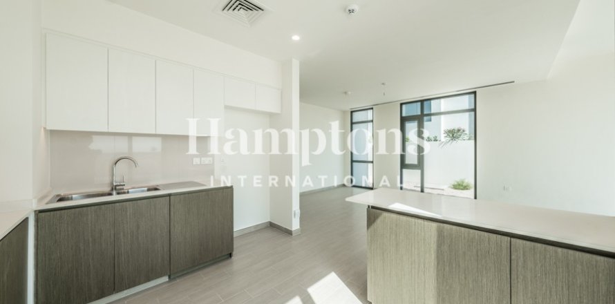 4 غرف نوم فيلا  رقم 134641