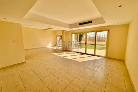 Villa de 3 dormitorios en Al Hamra Village, UAE No. 143022 15