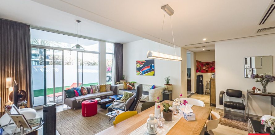 3 bedrooms Townhouse in Dubai, UAE No. 164333
