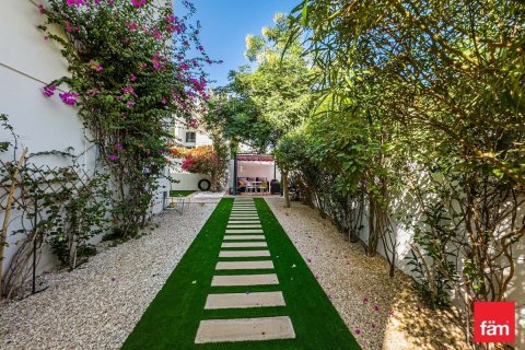 3 bedrooms Townhouse in Dubai, UAE No. 164333 10