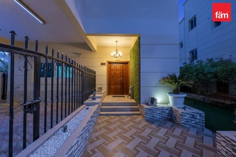 Villa de 4 dormitorios en Dubai, UAE No. 149533 21