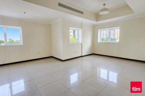 Apartment de 3 dormitorios en Dubai, UAE No. 185197