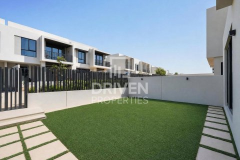 Villa de 4 chambres à Jebel Ali, UAE No. 209936 25