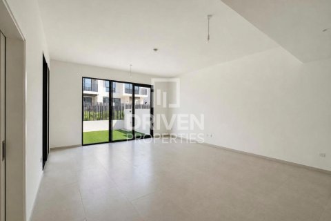 Villa de 4 chambres à Jebel Ali, UAE No. 209936